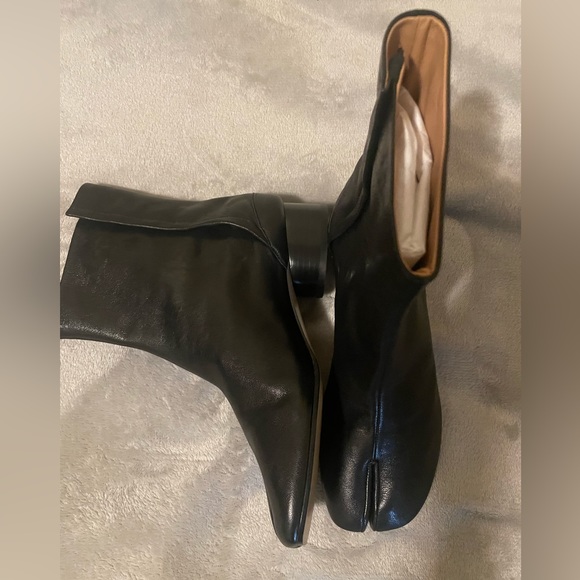Maison Margiela - Black Low Heel TABI Boot Women\'s US 7.5/EU 37.5- Leather